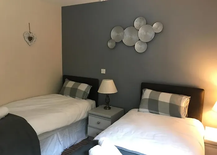 Colliford Lake Tavern & Holiday Park