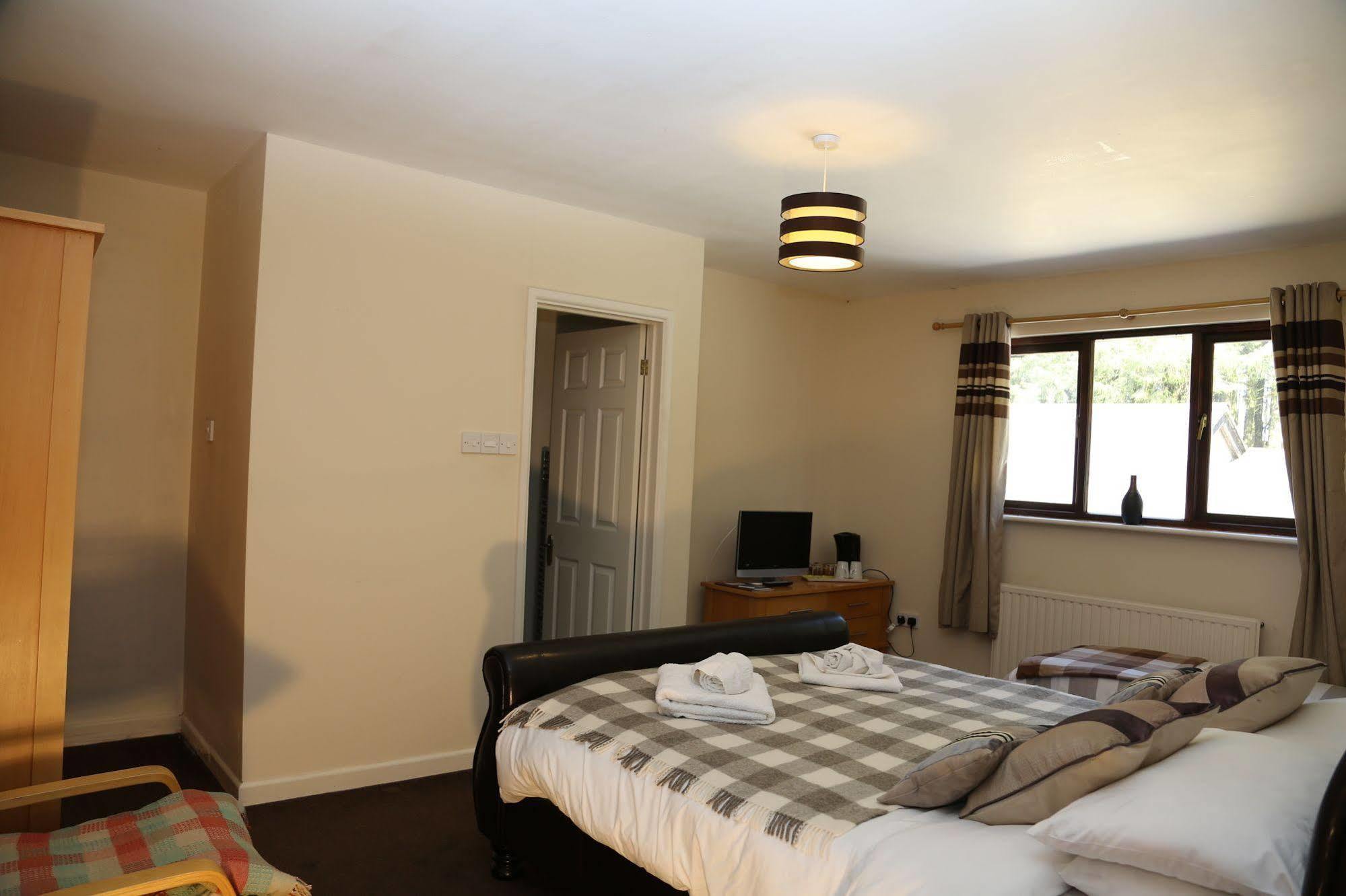 Colliford Tavern & 3*